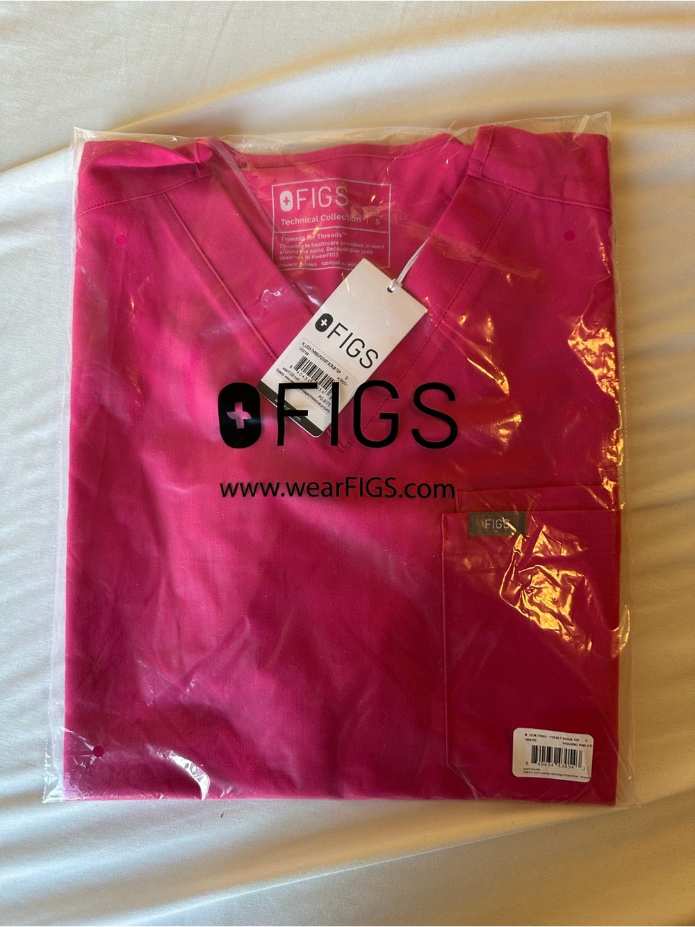 NWT FIGS Leon Three-Pocket Scrub Top Size S Shocking Pink / Bright Hot Pink